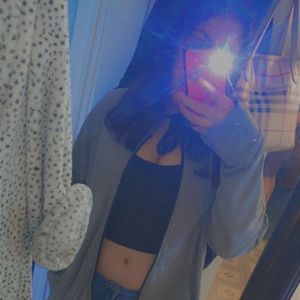 Meet your Posher, Aisha